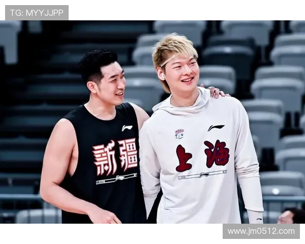 王哲林领衔中国男篮崛起之路 打破困境带领团队再创辉煌 王哲林领衔中国男篮崛起之路 打破困境带领团队再创辉煌